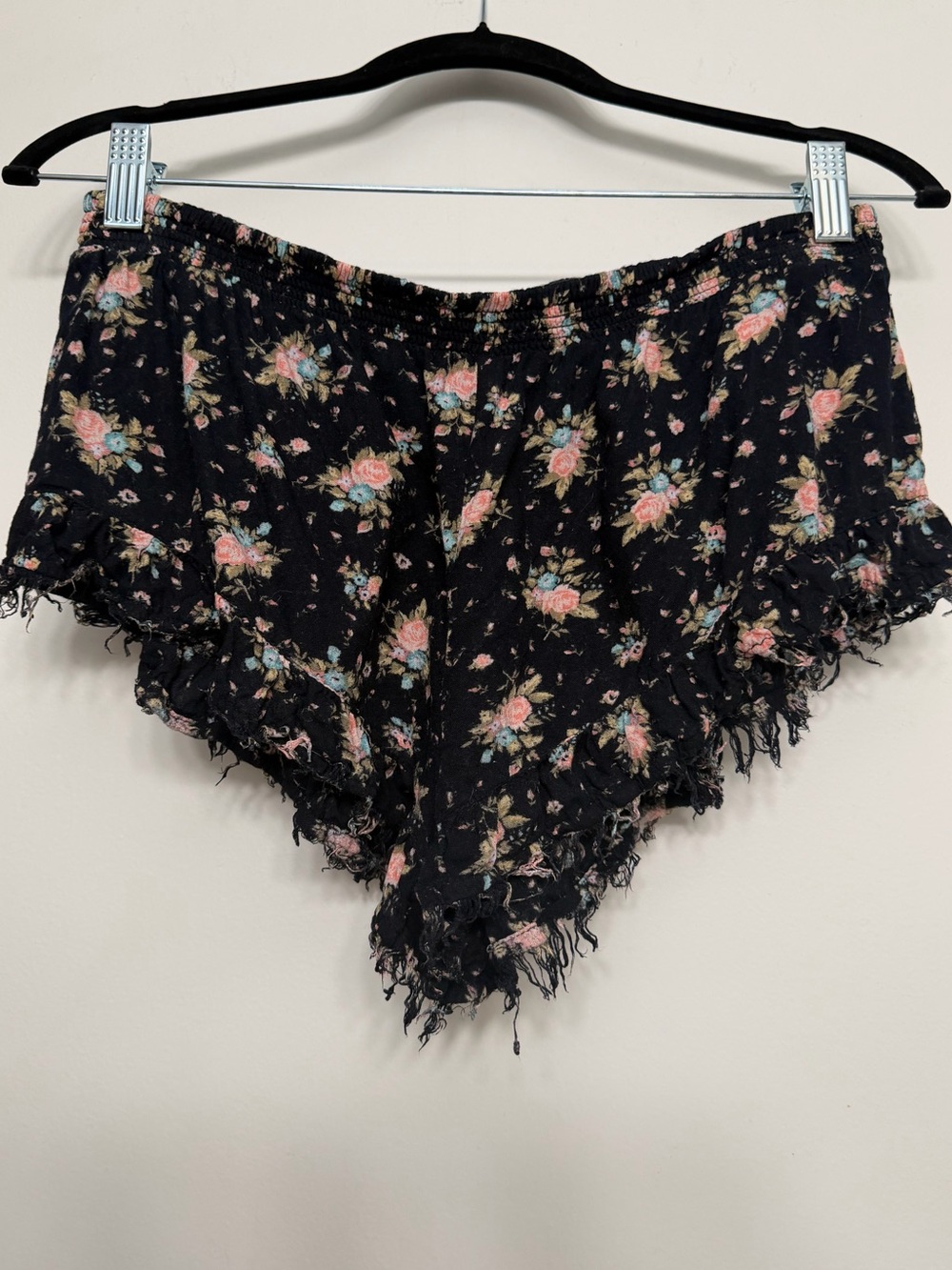 VOLCOM Floral Frayed Edge Lounge Shorts - Black/Pink